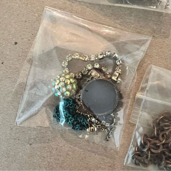 Over 10 Bundles of Jewelry Making Supplies - Picture 6 of 12